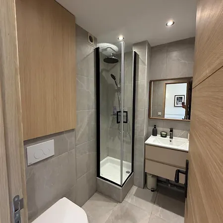 Elegant Renove A 50m De La شقة